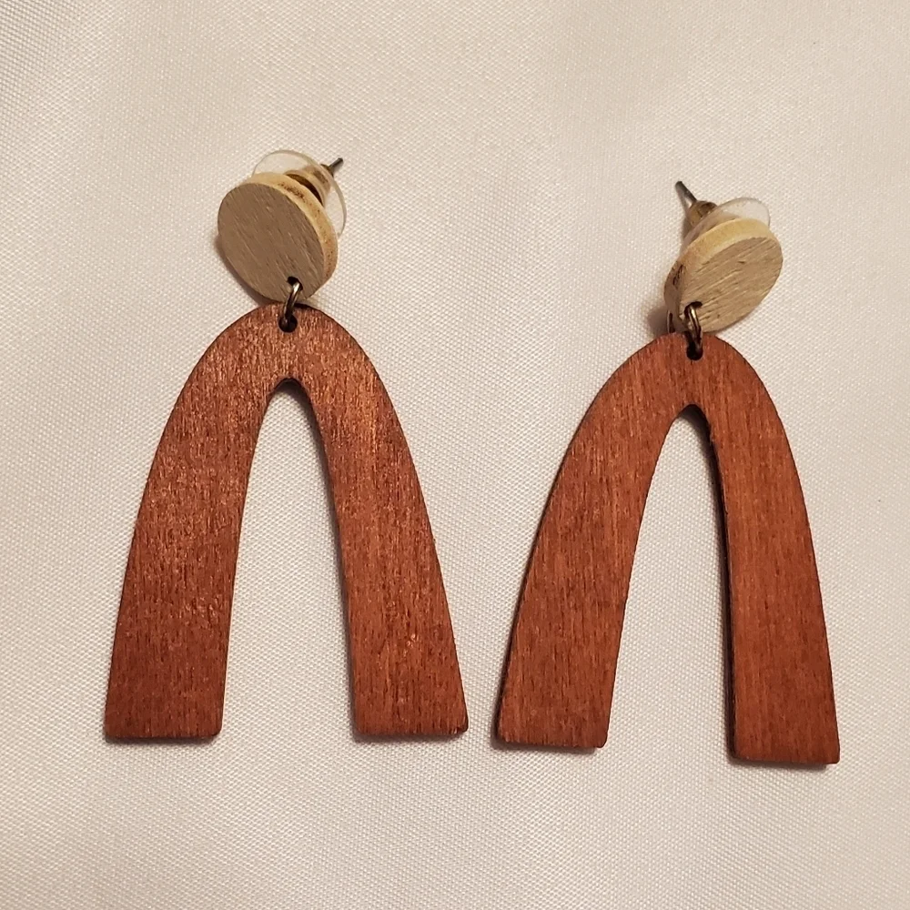 New Bohemian Laser Cut White And Brown Wooden Arch Pierced Post Dangle Earrings